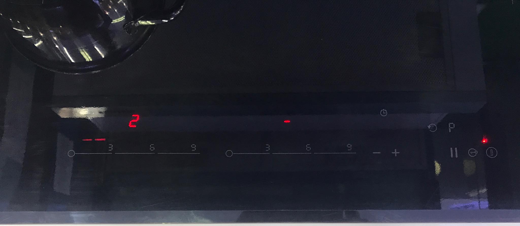 bang-dieu-khien-bep-tu-munchen-gm-6839