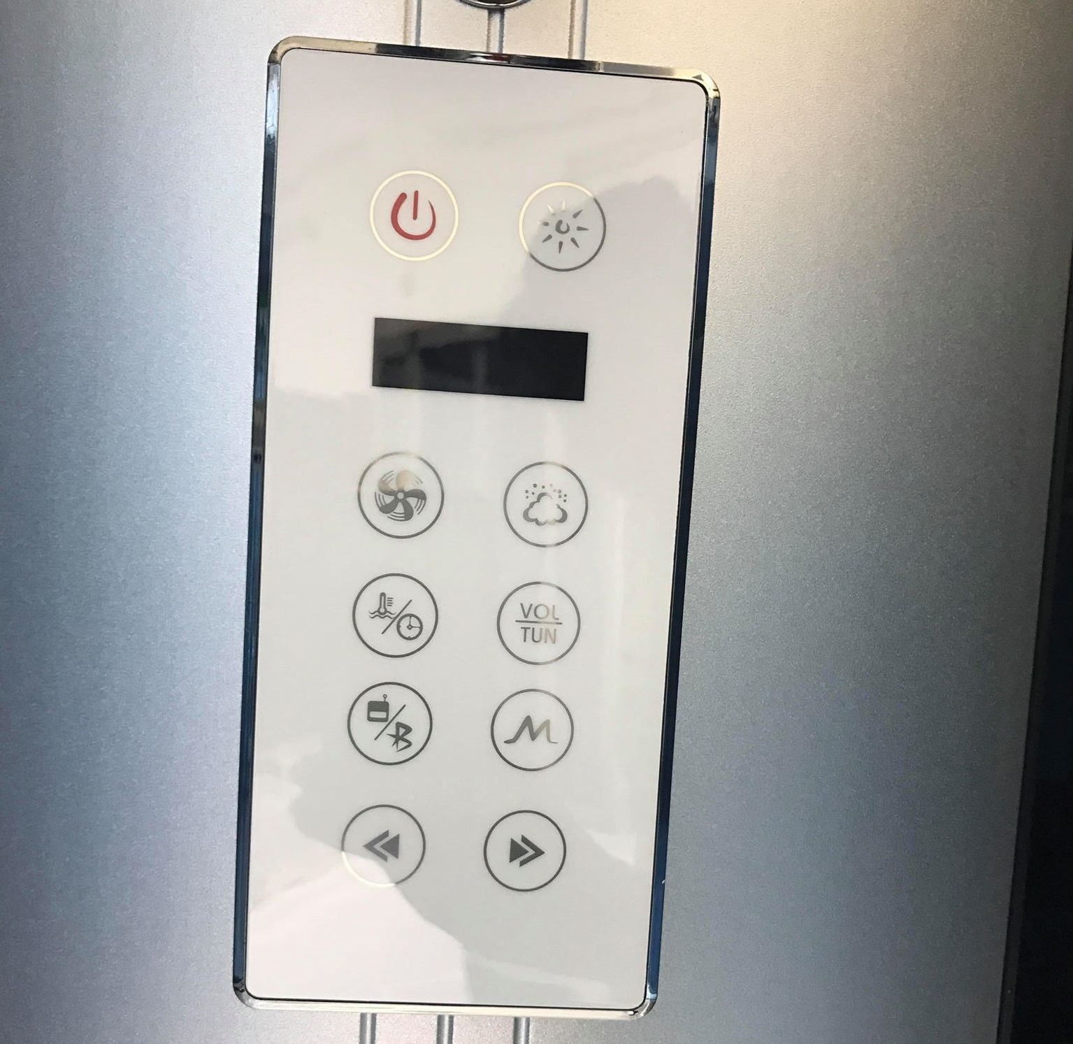 bang-dieu-khien-hien-dai-phong-xong-hoi-daros-ht-615