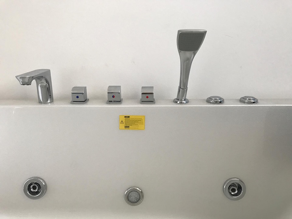 bon-tam-massage-daros-ht-56p-dieu-khien-sen-voi1 bon-tam-massage-daros-ht-56p-dieu-khien-sen-voi