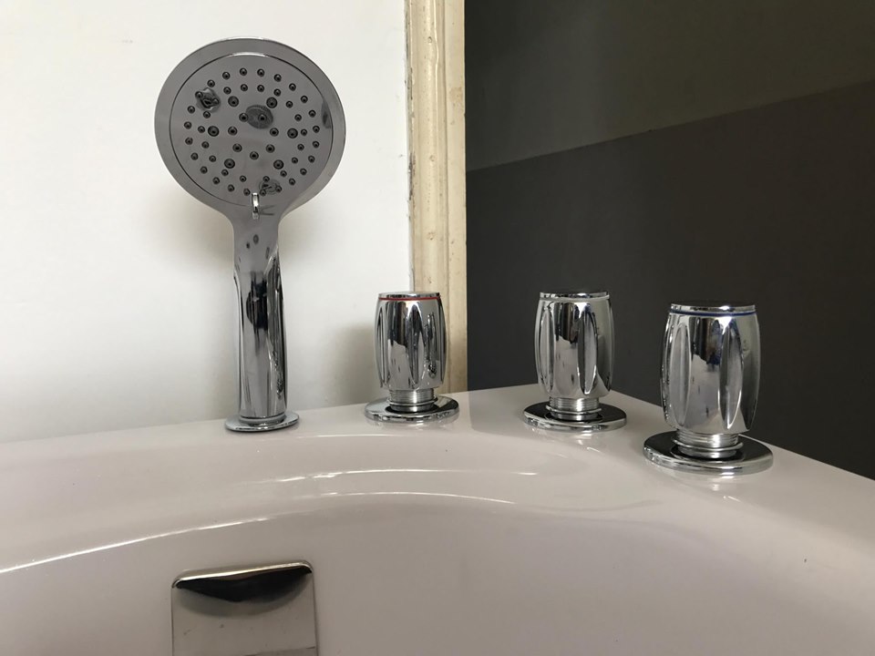 bon-tam-nhua-amazon-tp-8006-chat-lieu-acrylic-ngoc-trai1 bon-tam-nhua-amazon-tp-8006-chat-lieu-acrylic-ngoc-trai