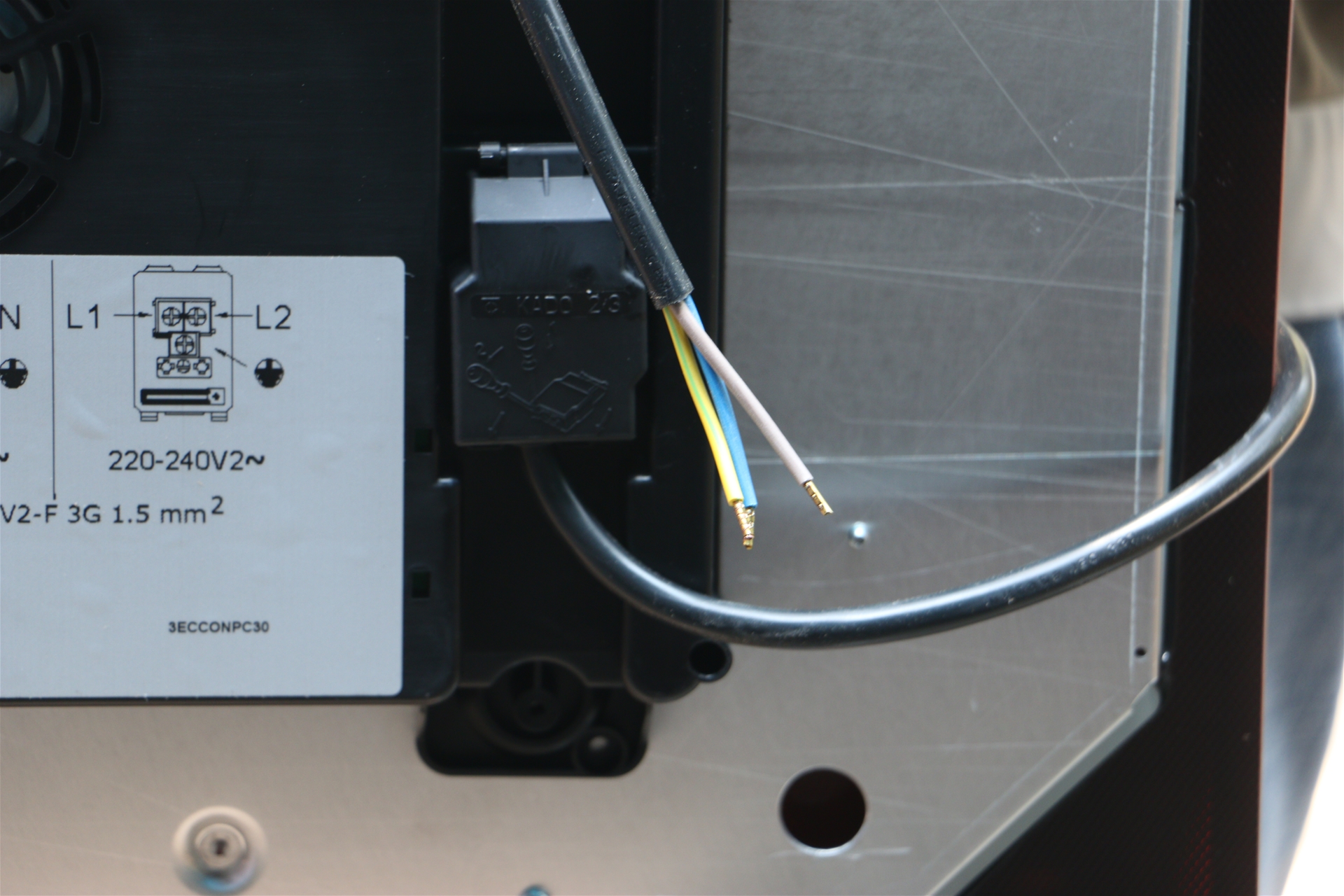 day-dien-cua-bep-tu-giovani-g270sd-1 dây điện của bếp