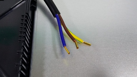 day-dien-cua-bep2 dây điện của bếp