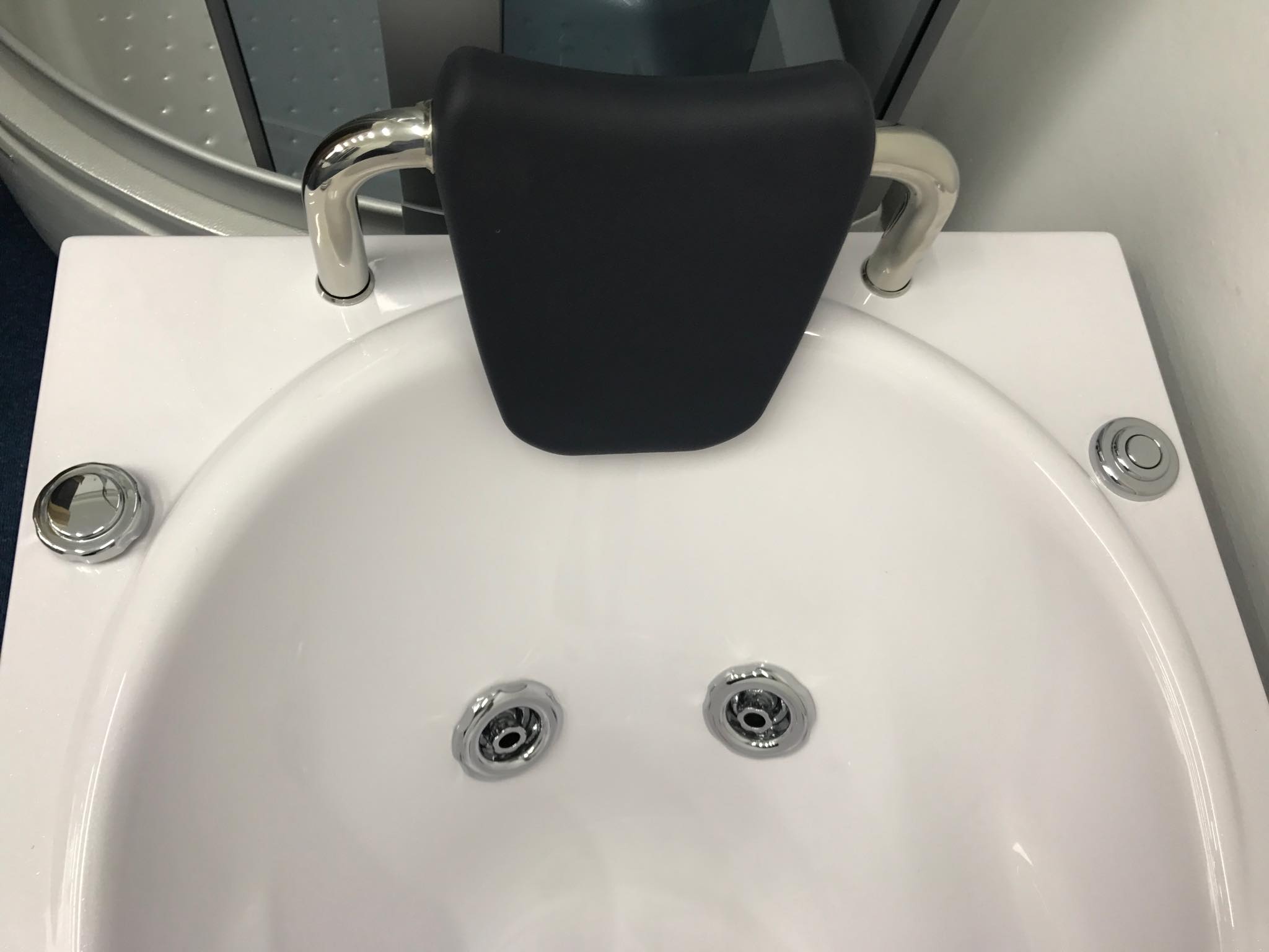 goi-dau-bon-tam-massage-amazon-tp-8006