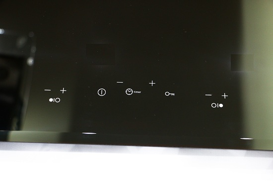 he-thong-bang-dieu-khien-bep-tu-lorca-808 hệ thống bảng điều khiển của bếp