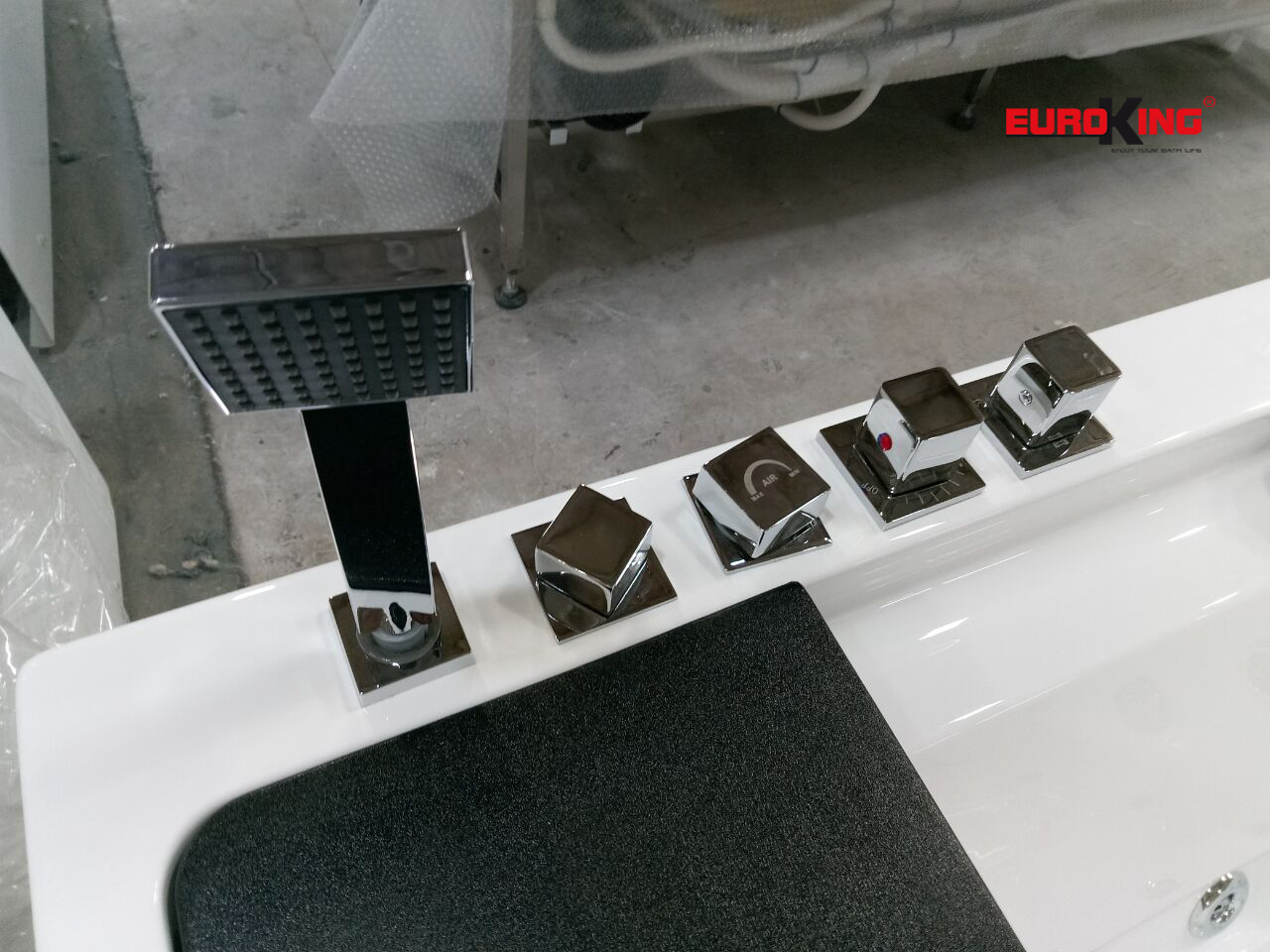 sen-voi-bon-tam-massage-euroking-eu-1102b