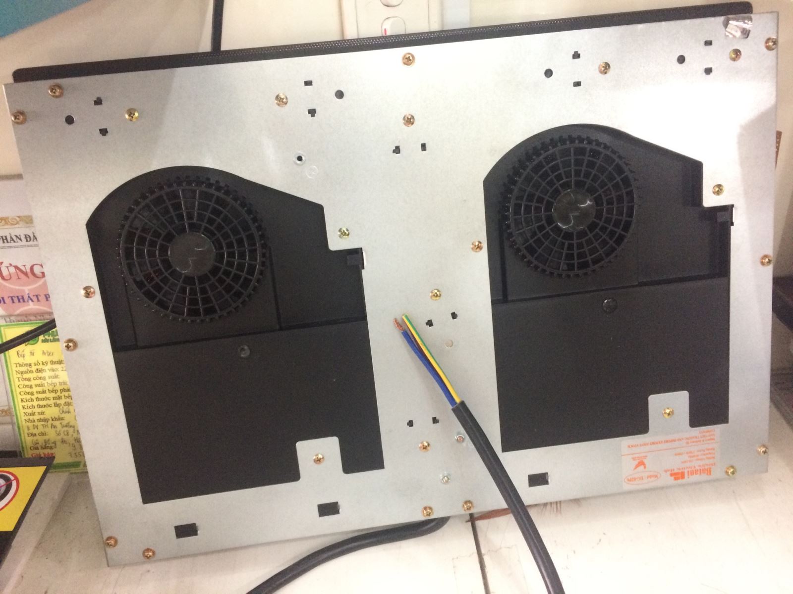 thân vỏ của bếp