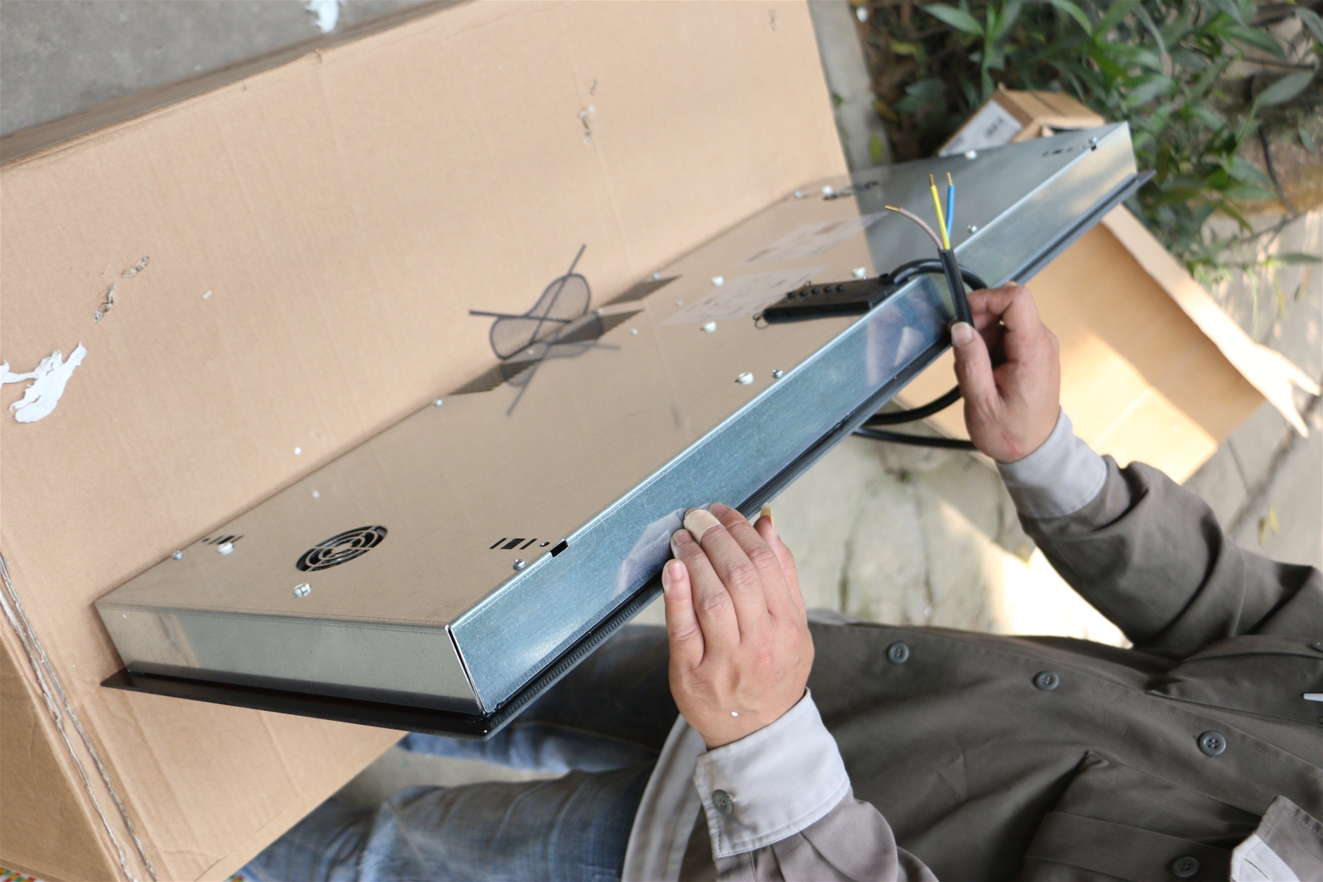 thân vỏ của bếp