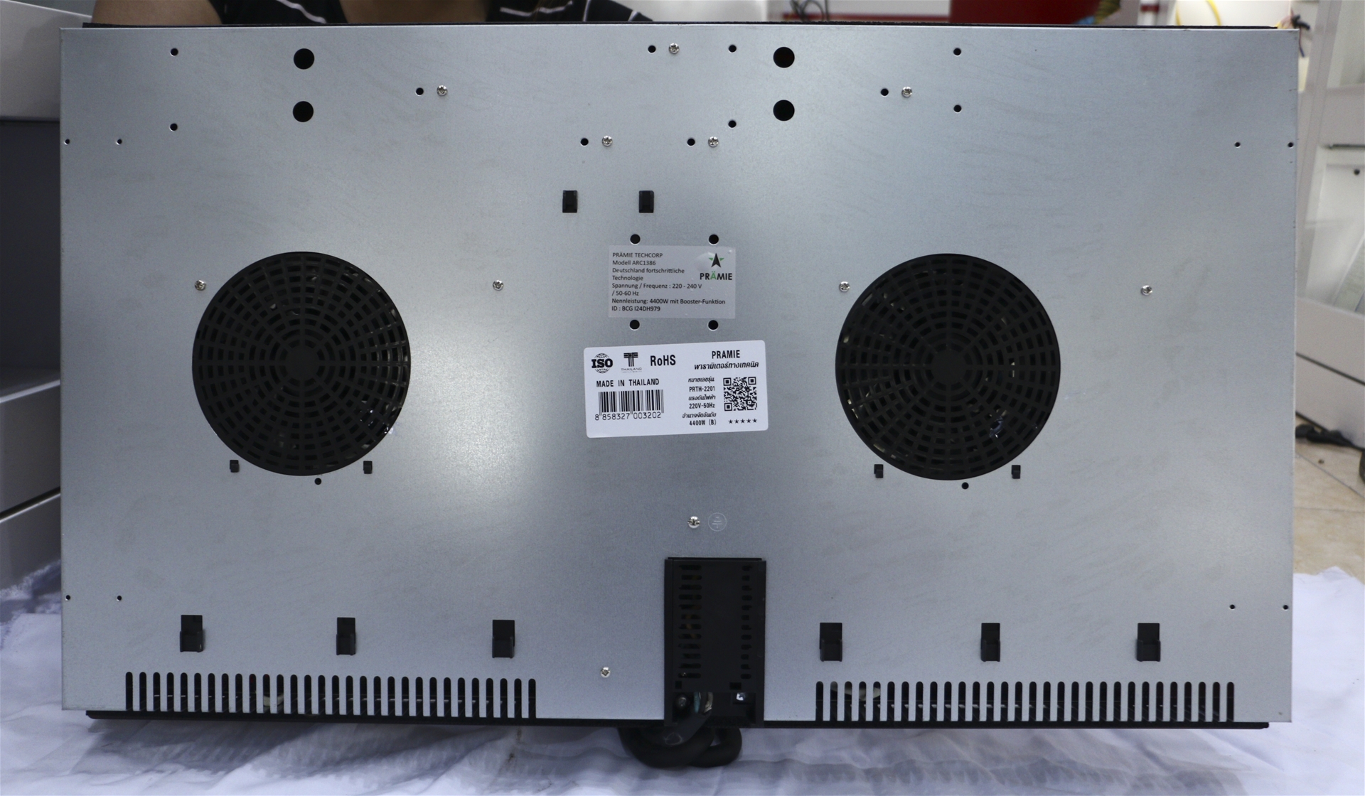 than-vo-cua-bep-tu-pramie-2201-1 thân vỏ của bếp từ Pramie