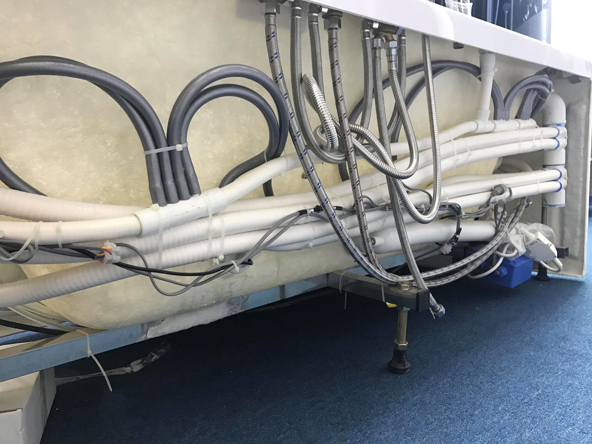 xifong-cap-thoat-nuoc-bon-tam-govern-k3008